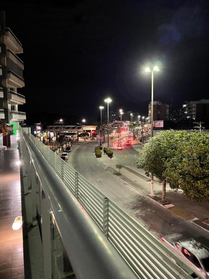 Apartamento Com Varanda E Piscina カボ・フリオ エクステリア 写真